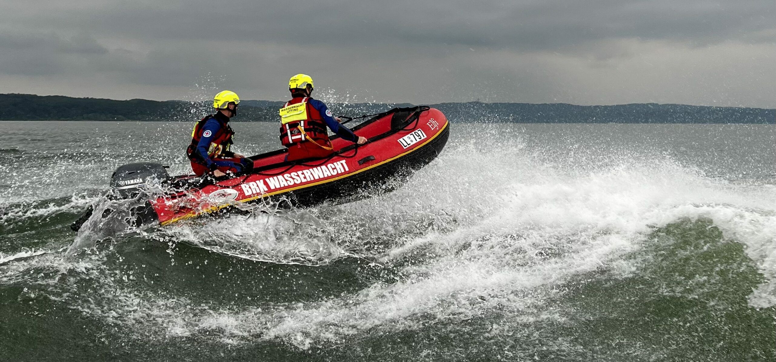 BRK Wasserwacht im Rettungseinsatz auf dem Wasser